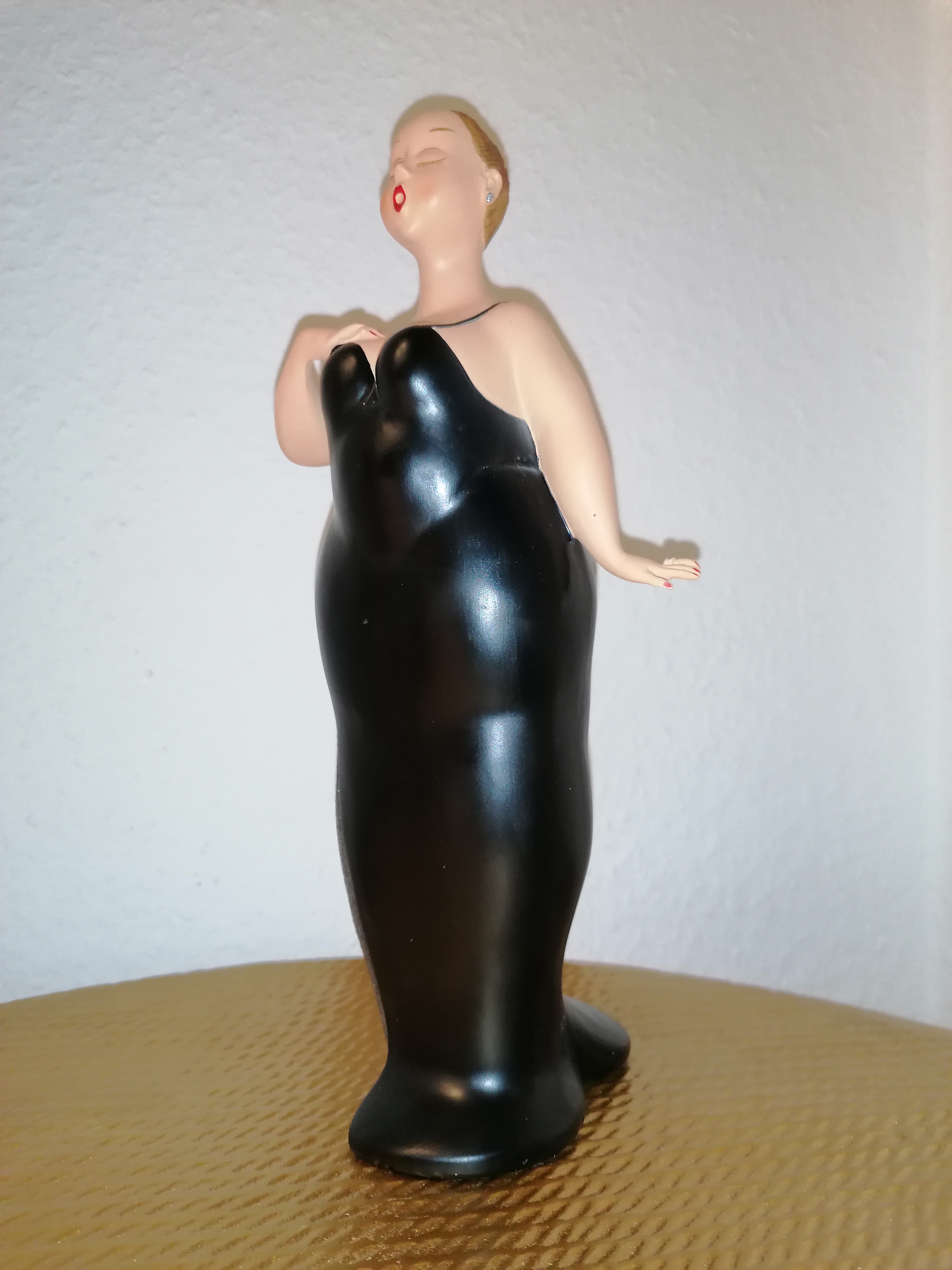 Starke Frau "Opernsängerin" 